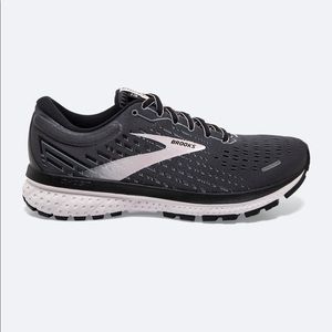 Brooks ghost 13 womens size 10 gently used great condition